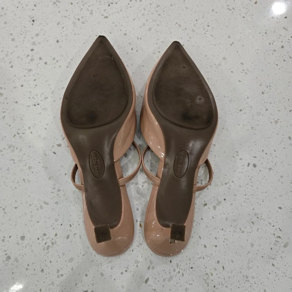 Anne Klein iFlex Nude Patent Pointed Toe Kitten Heel Mules Womens Size 8.5 - Picture 11 of 11